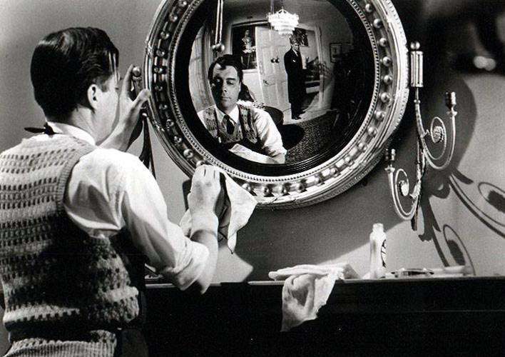 Figure 23: Convex mirror in Joseph Losey’s The Servant (1963). The servants and the masters change roles.